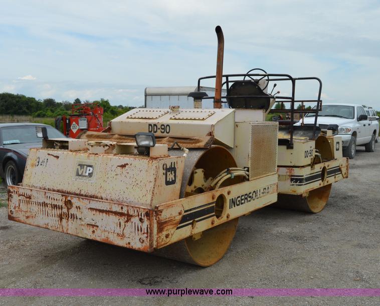 image for item H2848 1990 Ingersoll Rand DD90 articulating vibratory roller