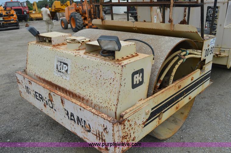 image for item H2848 1990 Ingersoll Rand DD90 articulating vibratory roller