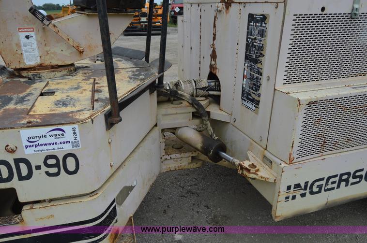 image for item H2848 1990 Ingersoll Rand DD90 articulating vibratory roller