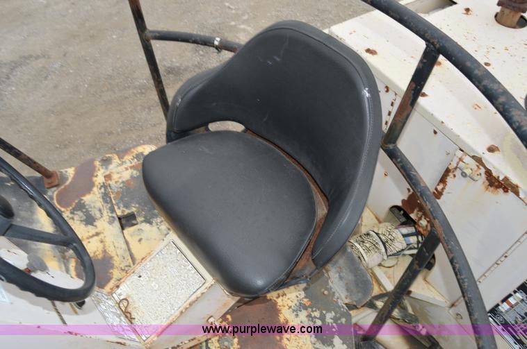 image for item H2848 1990 Ingersoll Rand DD90 articulating vibratory roller