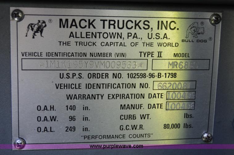 image for item H2874 1997 Mack MR688S roll off truck