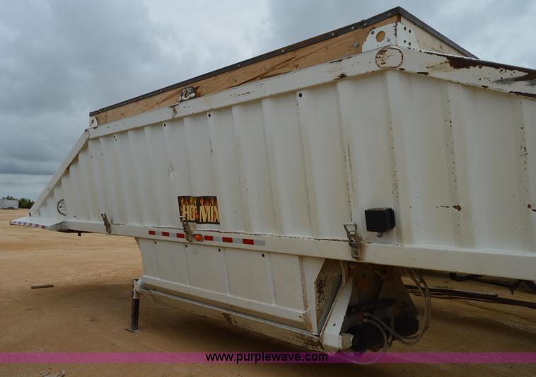 image for item H2973 2006 CTS BDT-40INS belly dump trailer