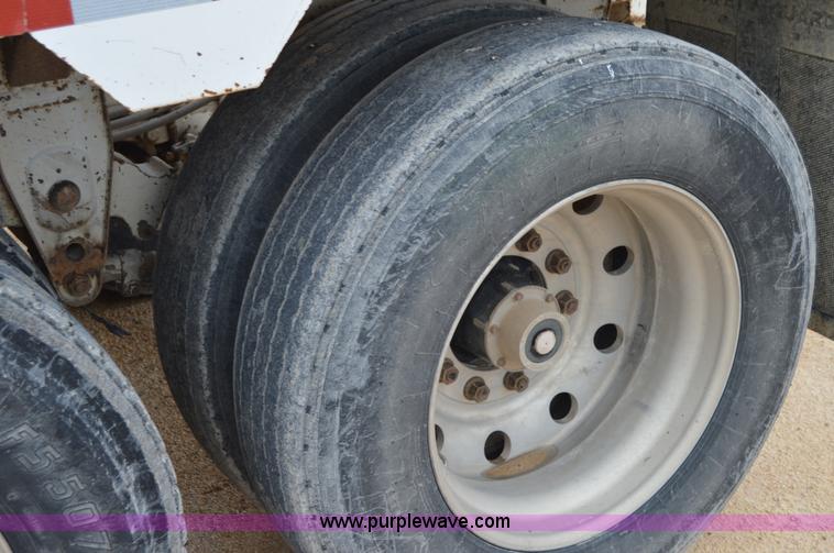 image for item H2973 2006 CTS BDT-40INS belly dump trailer