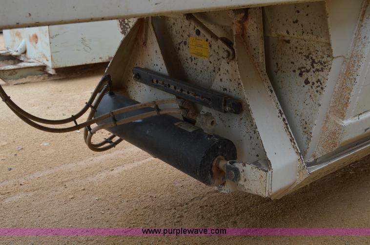 image for item H2973 2006 CTS BDT-40INS belly dump trailer