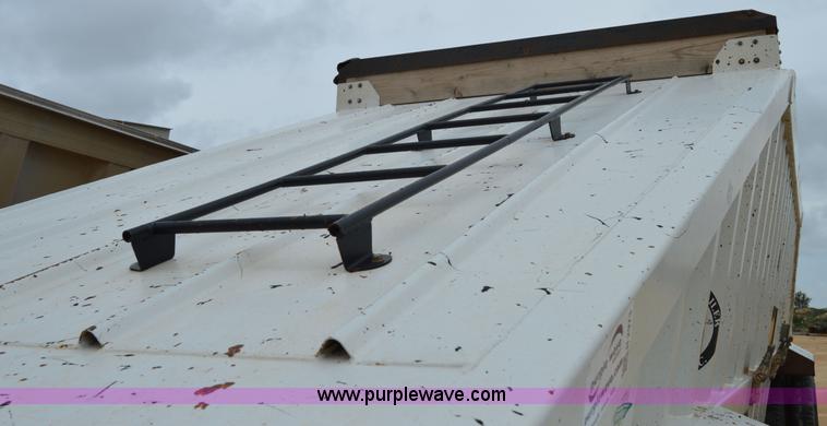 image for item H2973 2006 CTS BDT-40INS belly dump trailer