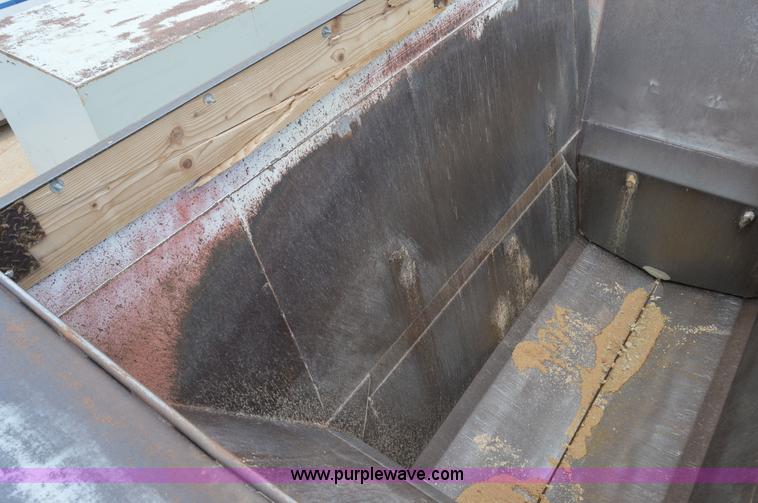 image for item H2973 2006 CTS BDT-40INS belly dump trailer