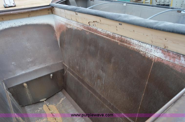 image for item H2973 2006 CTS BDT-40INS belly dump trailer