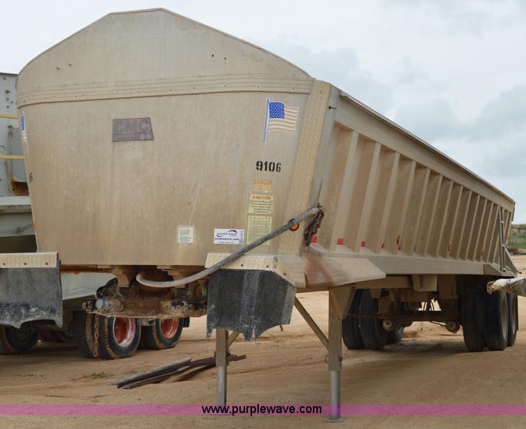 image for item H2974 2000 GMC Travis S/102 aluminum end dump trailer