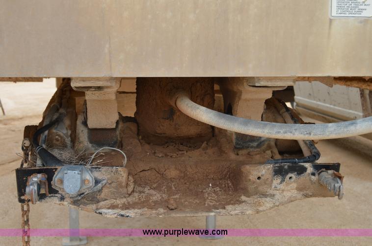 image for item H2974 2000 GMC Travis S/102 aluminum end dump trailer