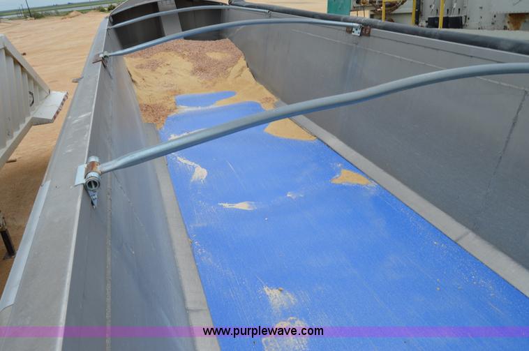 image for item H2974 2000 GMC Travis S/102 aluminum end dump trailer