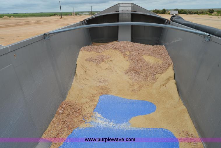 image for item H2974 2000 GMC Travis S/102 aluminum end dump trailer