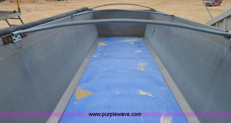 image for item H2974 2000 GMC Travis S/102 aluminum end dump trailer