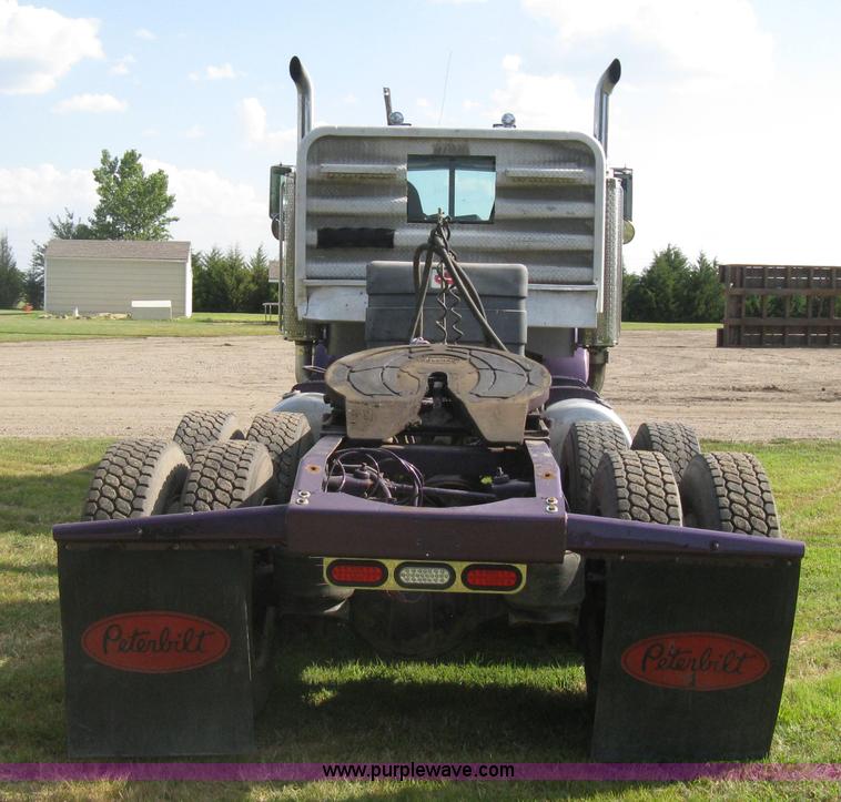 image for item H5280 1988 Peterbilt 357 semi truck