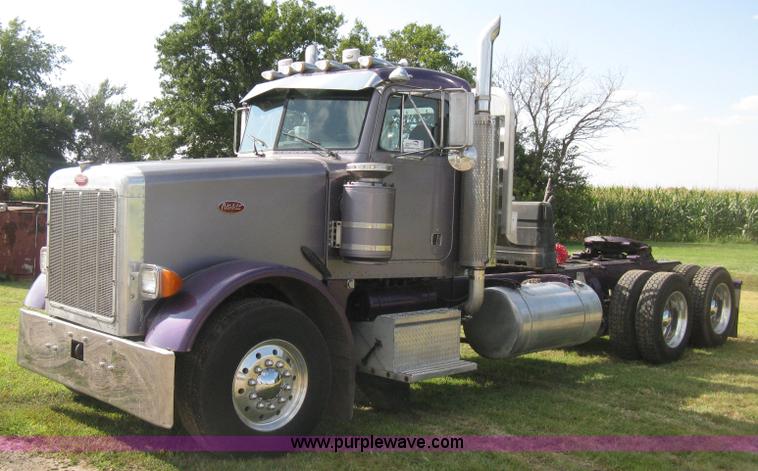image for item H5280 1988 Peterbilt 357 semi truck