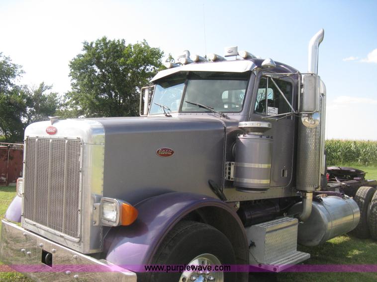 image for item H5280 1988 Peterbilt 357 semi truck