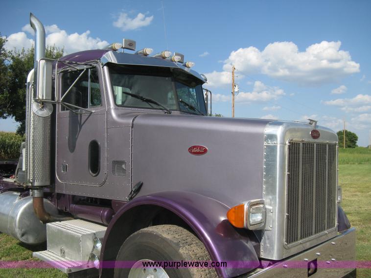 image for item H5280 1988 Peterbilt 357 semi truck