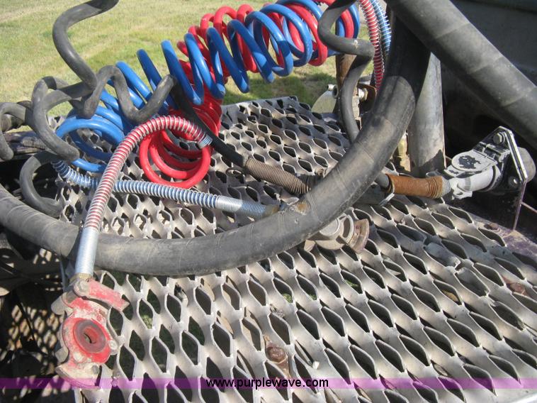 image for item H5280 1988 Peterbilt 357 semi truck