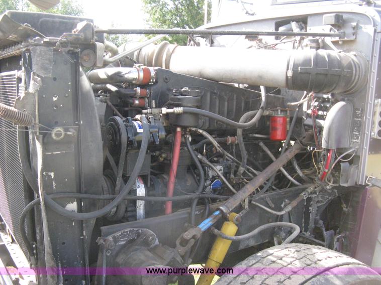 image for item H5280 1988 Peterbilt 357 semi truck