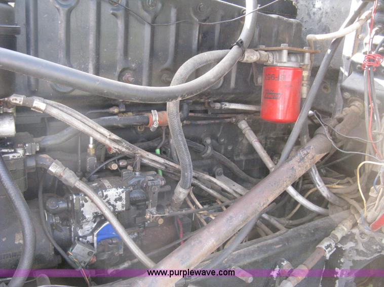 image for item H5280 1988 Peterbilt 357 semi truck