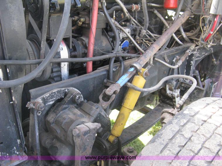 image for item H5280 1988 Peterbilt 357 semi truck