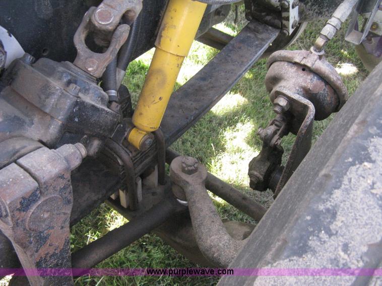 image for item H5280 1988 Peterbilt 357 semi truck