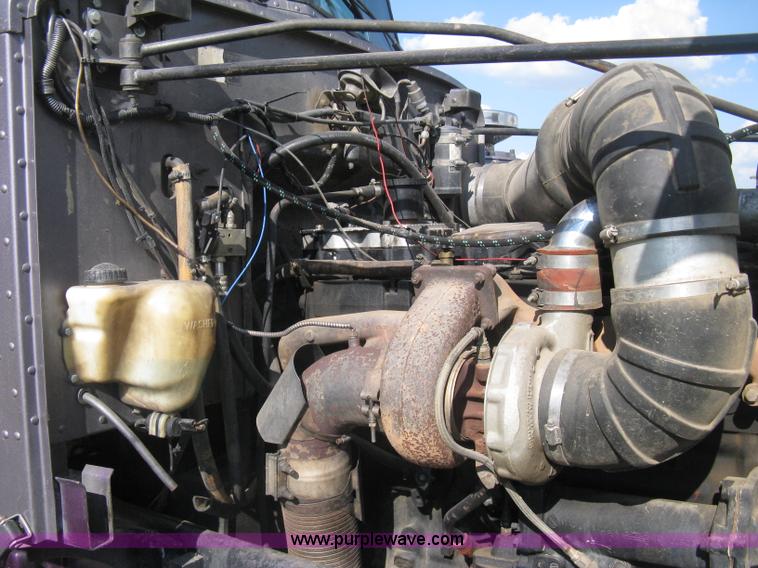 image for item H5280 1988 Peterbilt 357 semi truck