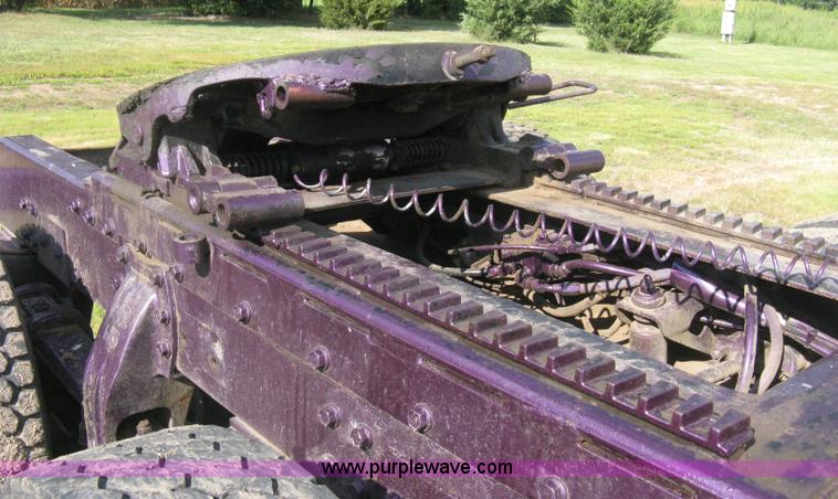 image for item H5280 1988 Peterbilt 357 semi truck