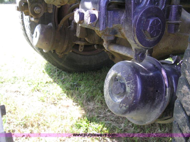 image for item H5280 1988 Peterbilt 357 semi truck