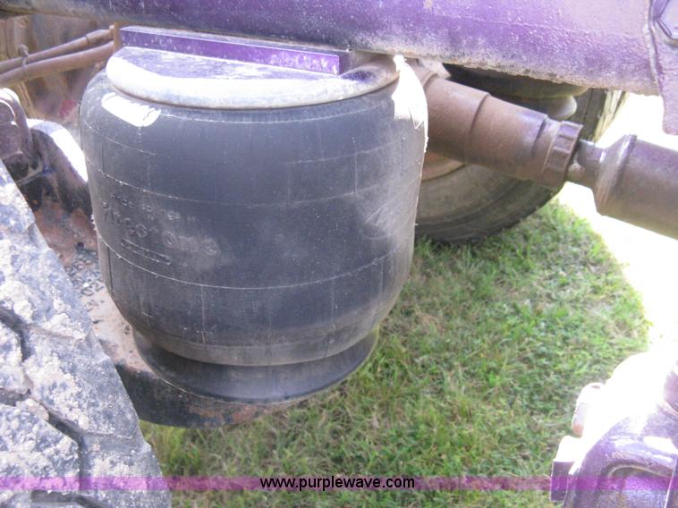 image for item H5280 1988 Peterbilt 357 semi truck