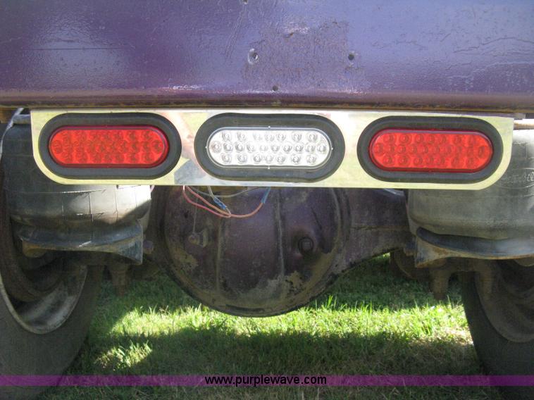 image for item H5280 1988 Peterbilt 357 semi truck