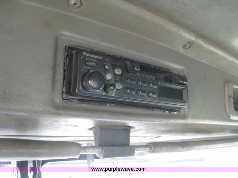 image for item H5280 1988 Peterbilt 357 semi truck