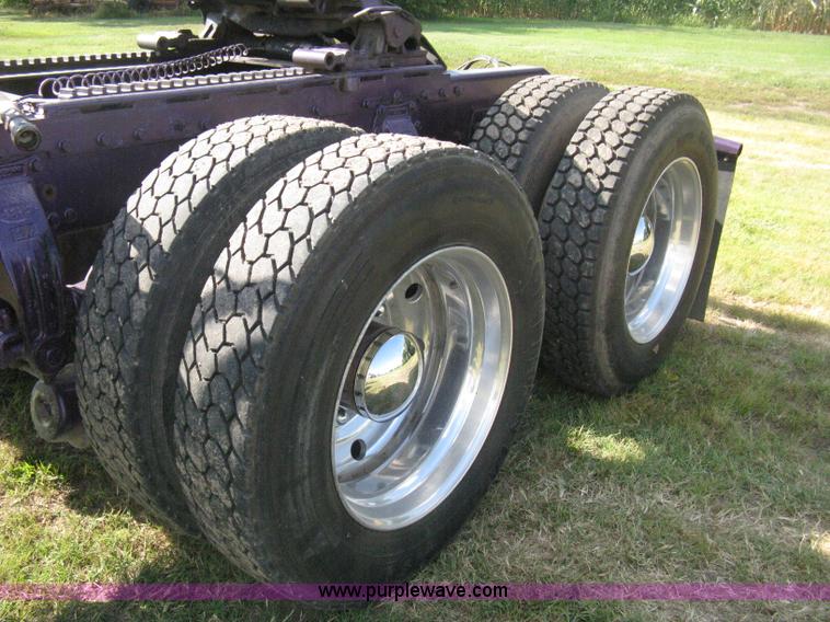 image for item H5280 1988 Peterbilt 357 semi truck