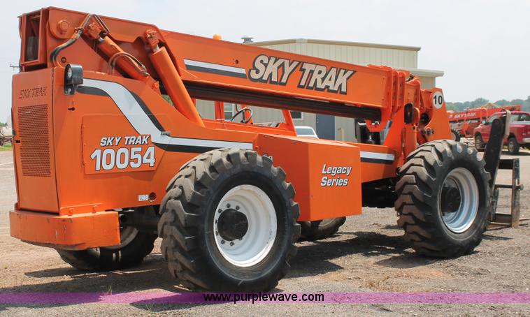image for item H5627 2001 SkyTrak 10054 Legacy Series telehandler