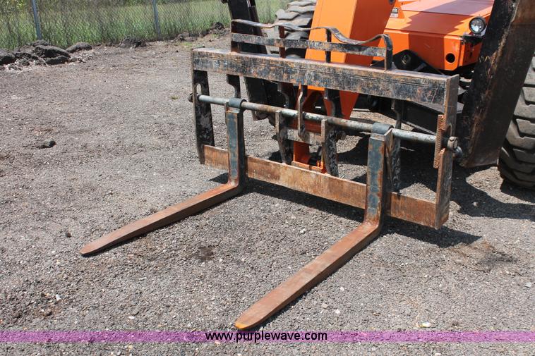 image for item H5627 2001 SkyTrak 10054 Legacy Series telehandler