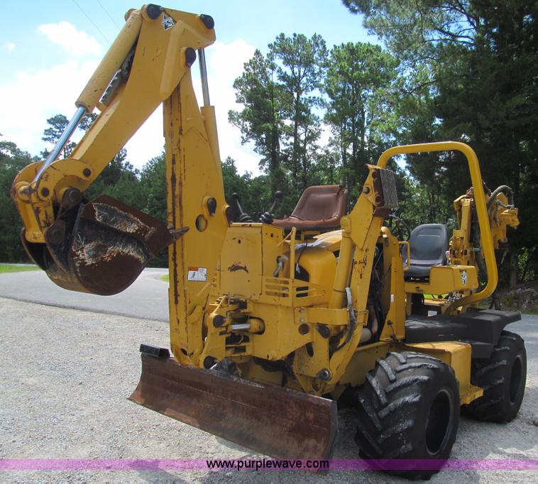 image for item H8872 2005 Vermeer RT650 trencher