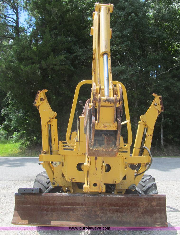 image for item H8872 2005 Vermeer RT650 trencher