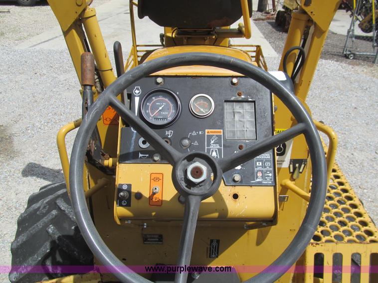 image for item H8872 2005 Vermeer RT650 trencher