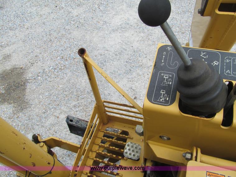 image for item H8872 2005 Vermeer RT650 trencher