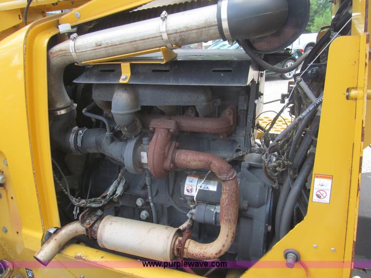 image for item H8872 2005 Vermeer RT650 trencher