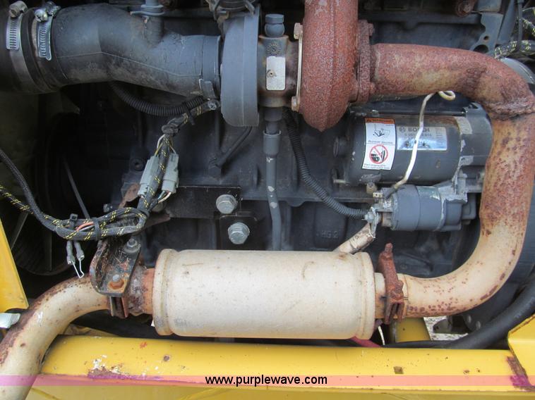 image for item H8872 2005 Vermeer RT650 trencher