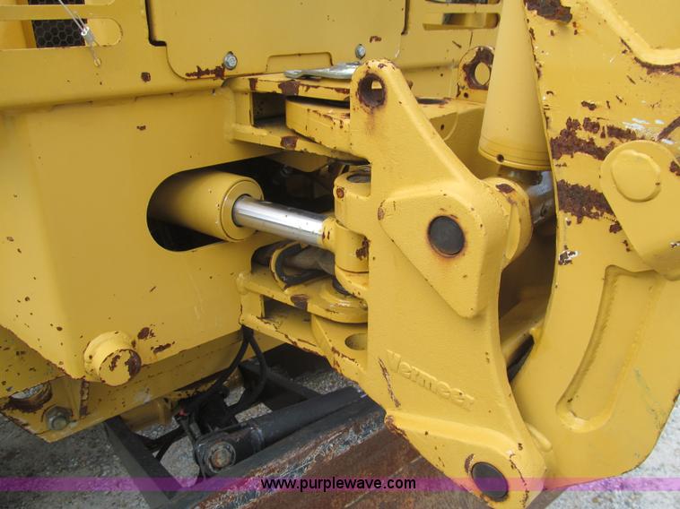 image for item H8872 2005 Vermeer RT650 trencher