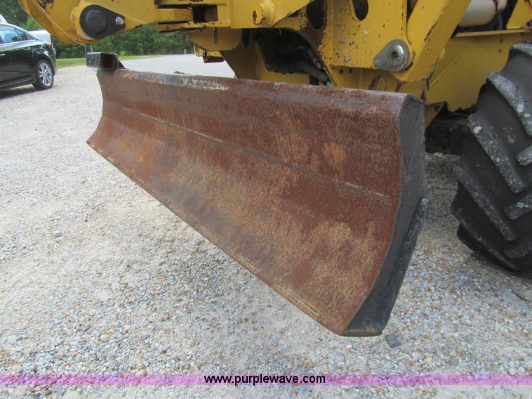 image for item H8872 2005 Vermeer RT650 trencher