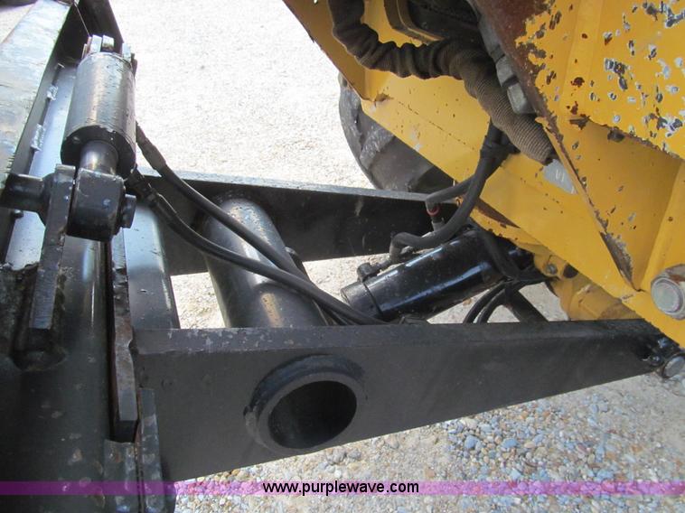 image for item H8872 2005 Vermeer RT650 trencher