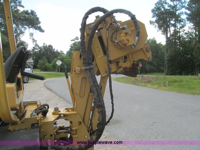 image for item H8872 2005 Vermeer RT650 trencher