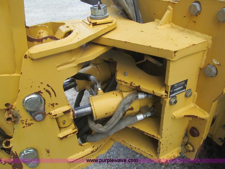 image for item H8872 2005 Vermeer RT650 trencher