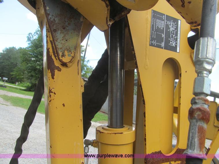 image for item H8872 2005 Vermeer RT650 trencher