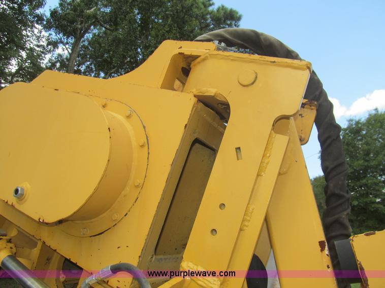 image for item H8872 2005 Vermeer RT650 trencher