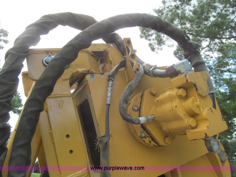 image for item H8872 2005 Vermeer RT650 trencher