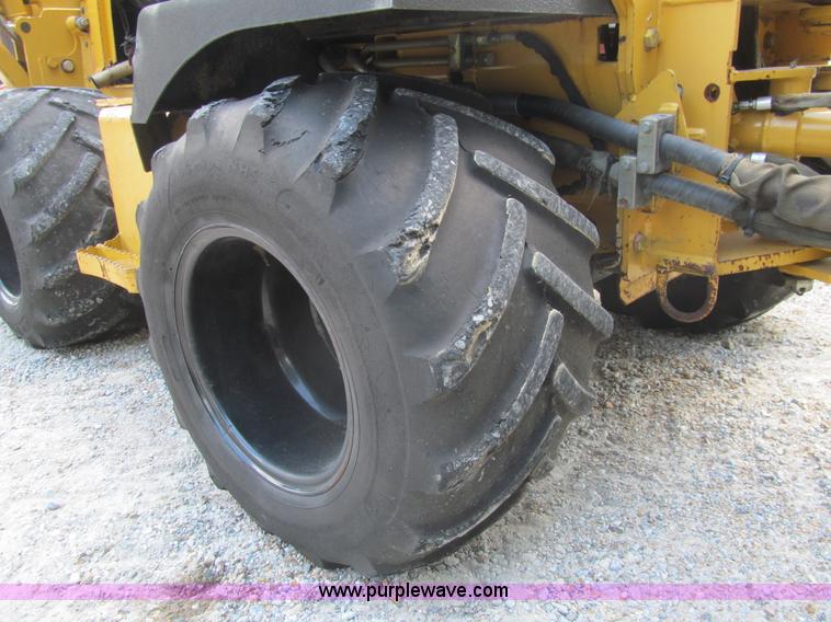 image for item H8872 2005 Vermeer RT650 trencher