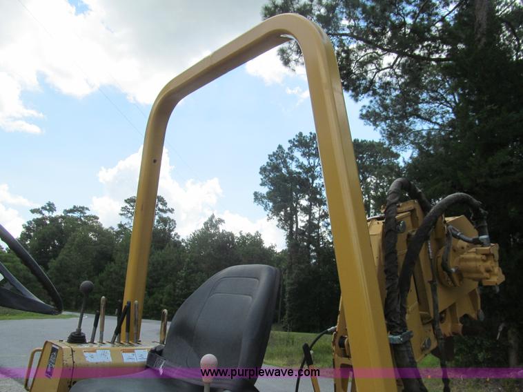 image for item H8872 2005 Vermeer RT650 trencher